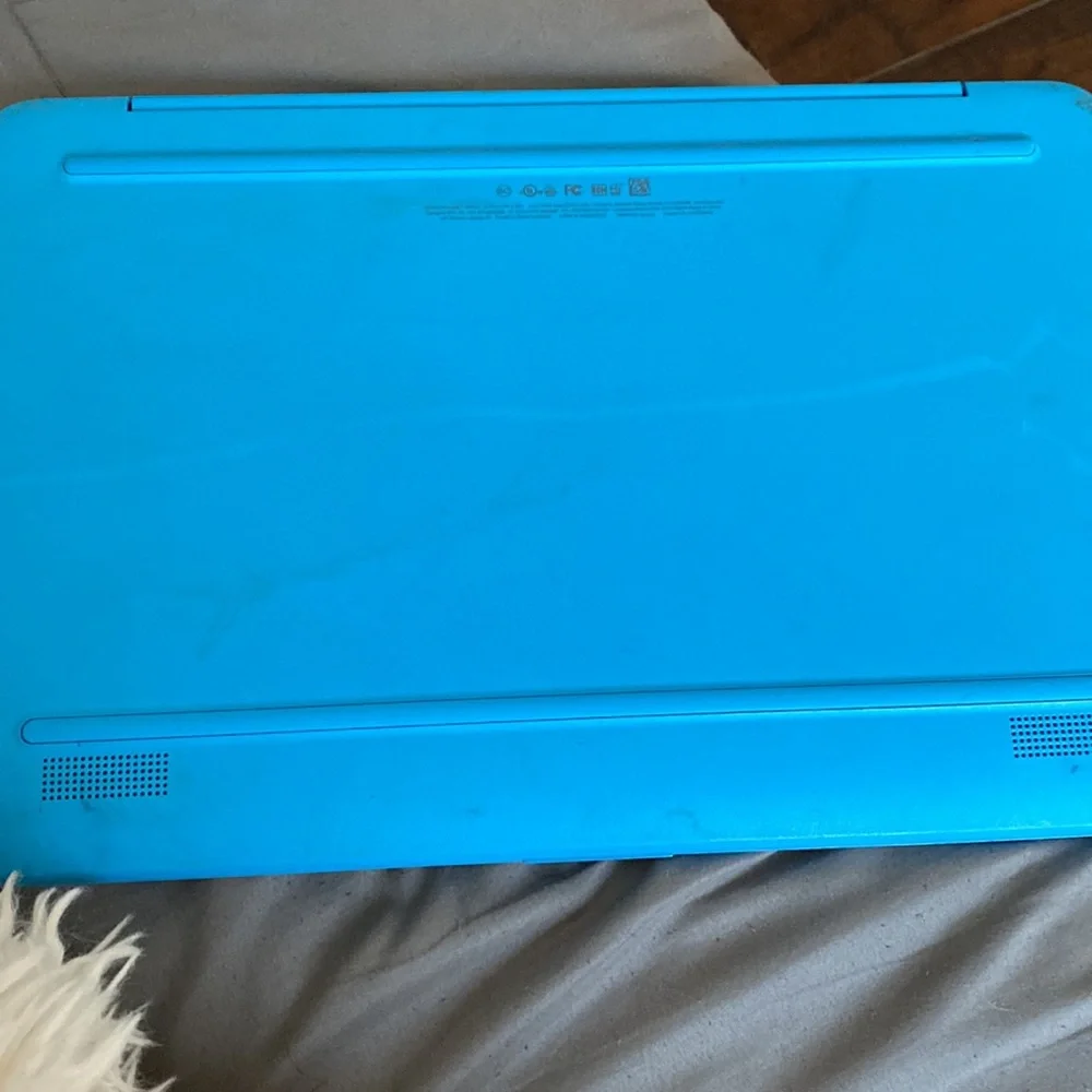 Hp laptop does work super super cheap must buy now please to help donate.